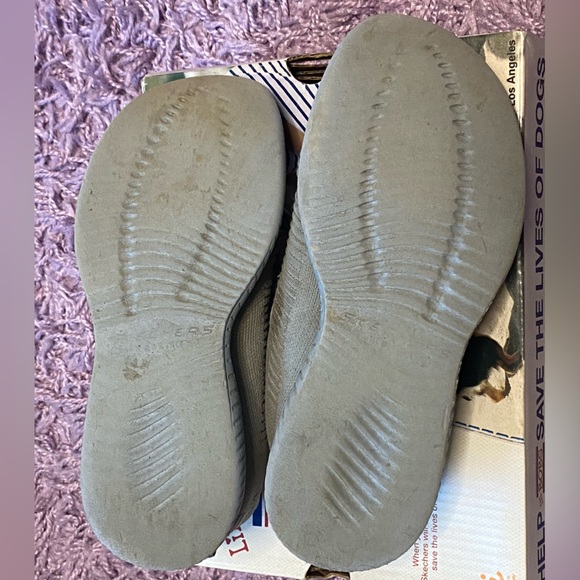 Sketchers Lil Bobs w/ air cooled memory foam size 2 w/ original box - Picture 9 of 14